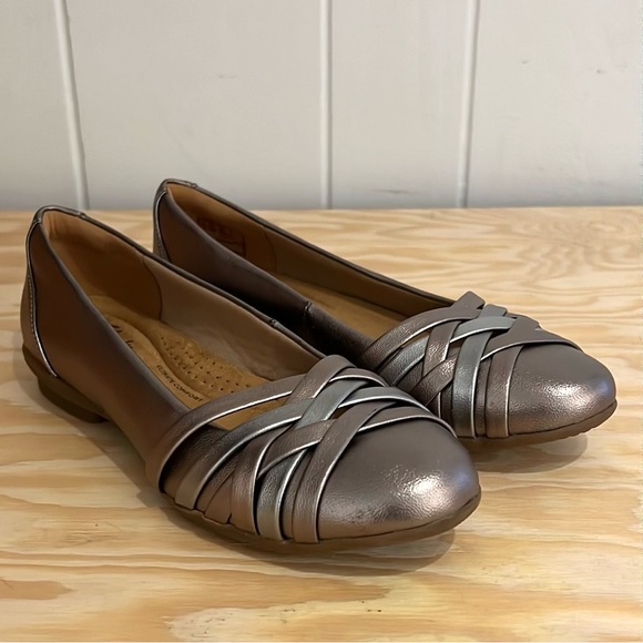 NWOT Clarks Sara Clover Flat - Picture 12 of 16